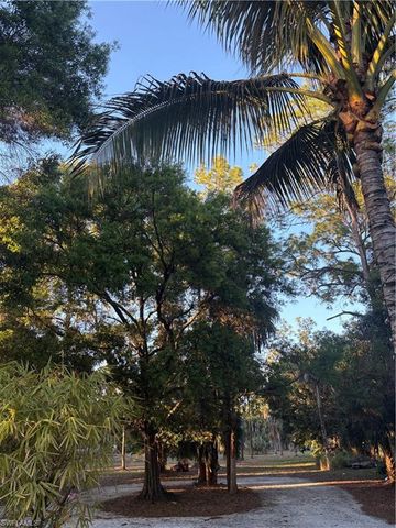 3661 7th AVE SW, Naples, FL 34117