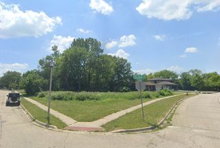 116 S Pershing Avenue, Mundelein, IL 60060