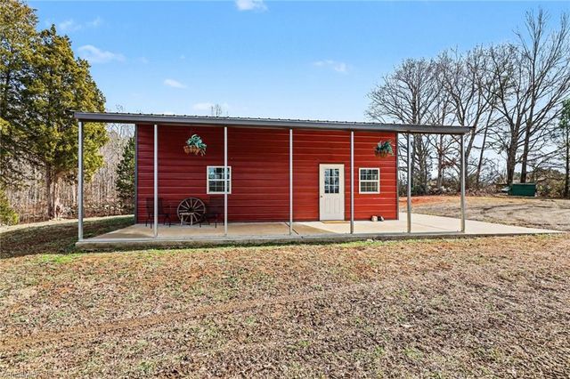 3216 Flat Swamp Road, Denton, NC 27239