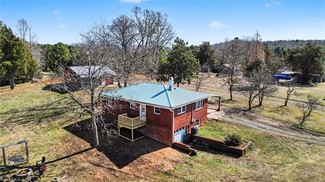 3216 Flat Swamp Road, Denton, NC 27239