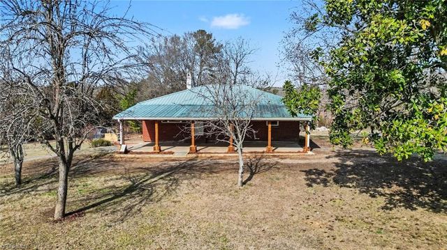 3216 Flat Swamp Road, Denton, NC 27239