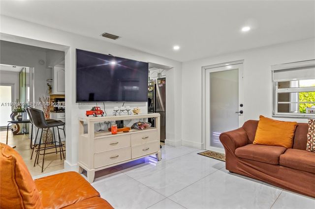 860 Curtiss Dr 0, Opa-locka, FL 33054