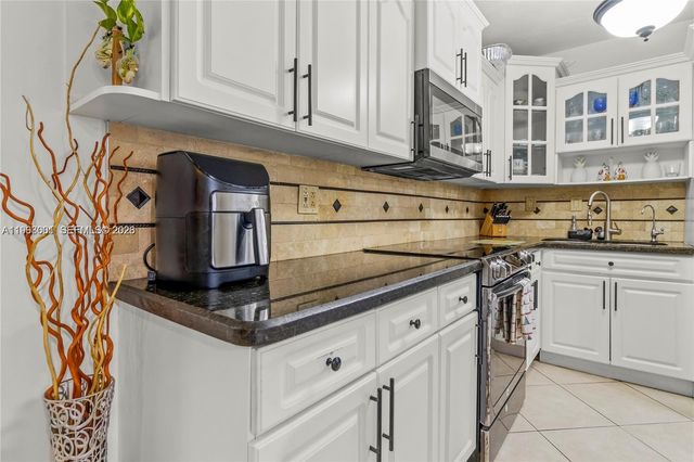 860 Curtiss Dr 0, Opa-locka, FL 33054