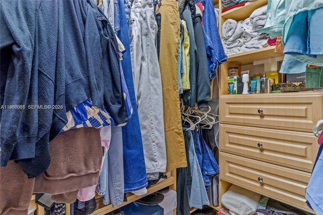 860 Curtiss Dr 0, Opa-locka, FL 33054