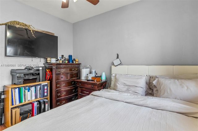 860 Curtiss Dr 0, Opa-locka, FL 33054