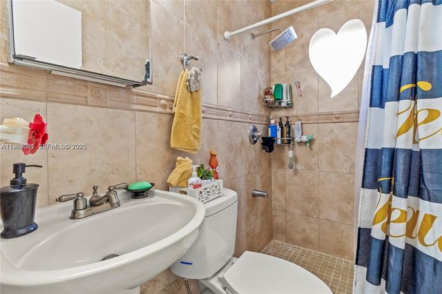 860 Curtiss Dr 0, Opa-locka, FL 33054