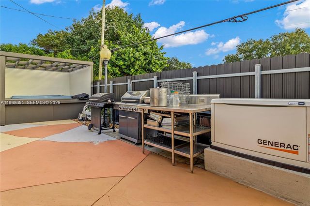 860 Curtiss Dr 0, Opa-locka, FL 33054