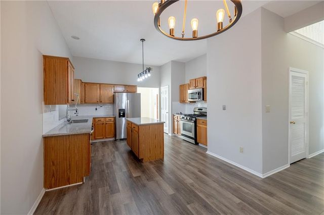 10950 Pinehigh Drive, Alpharetta, GA 30022