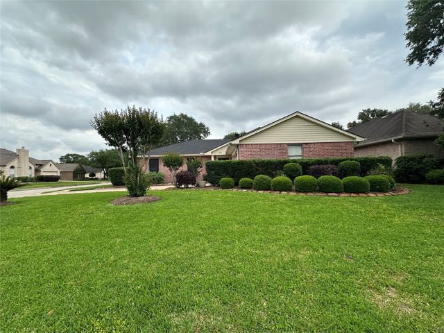 2934 Poplar Creek Lane, Pearland, TX 77584