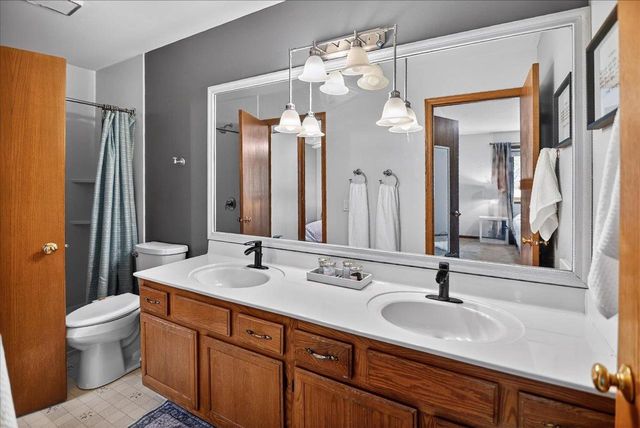 117 Knutson Drive, Madison, WI 53704
