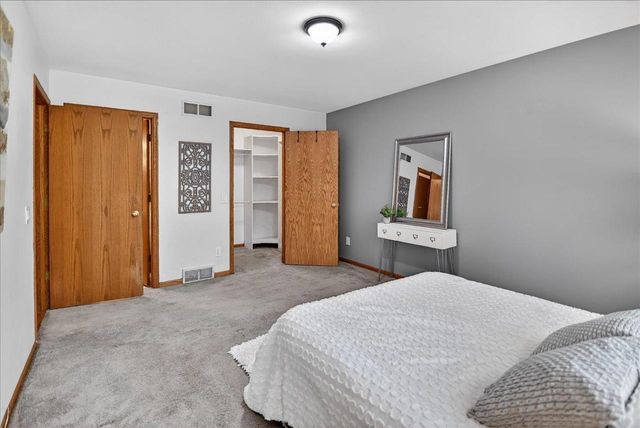 117 Knutson Drive, Madison, WI 53704