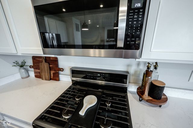 13045 Hartswood Drive, Fishers, IN 46037