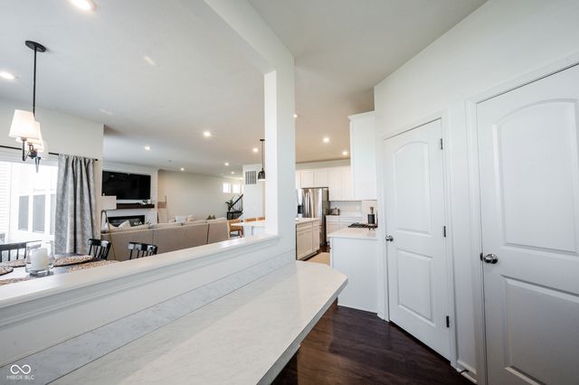 13045 Hartswood Drive, Fishers, IN 46037