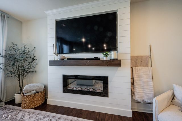 13045 Hartswood Drive, Fishers, IN 46037