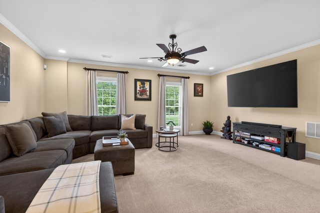 302 Golf Club Drive, Nicholasville, KY 40356