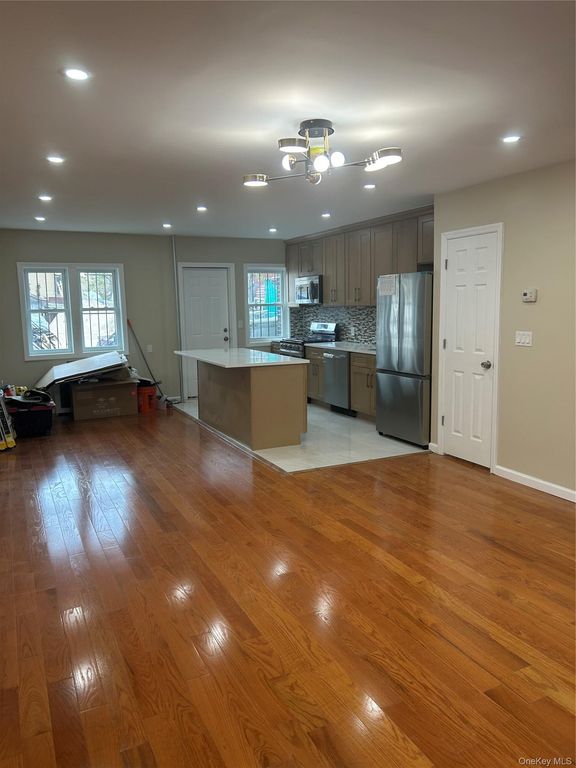 102-35 183rd Place, Hollis, NY 11423 — photo 4