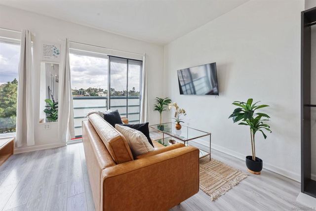 550 15Th St 607, San Diego, CA 92101