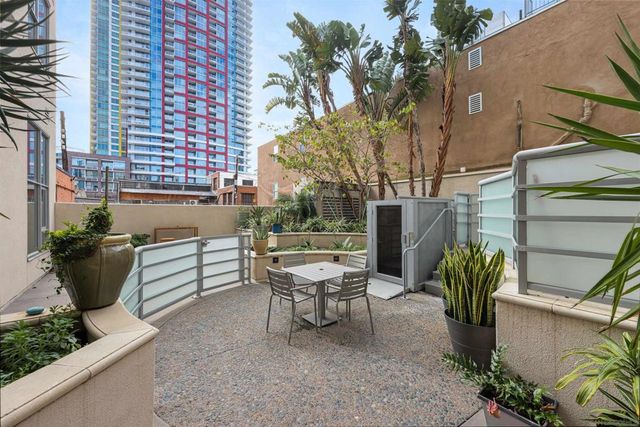 550 15Th St 607, San Diego, CA 92101