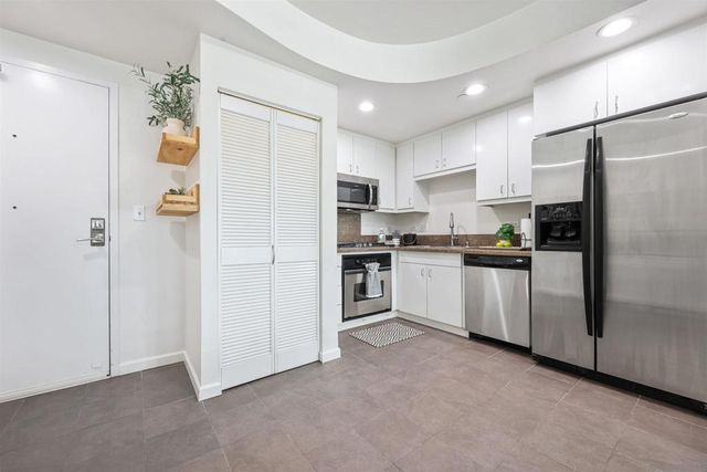 550 15Th St 607, San Diego, CA 92101