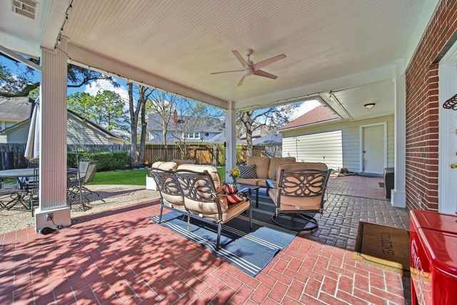 18015 Spellbrook Drive, Houston, TX 77084