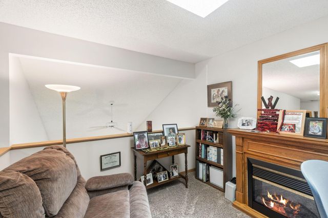 7036 49th Street N, Oakdale, MN 55128