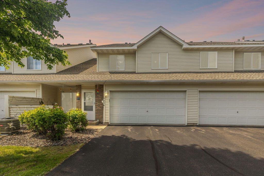 7036 49th Street N, Oakdale, MN 55128 — photo 2