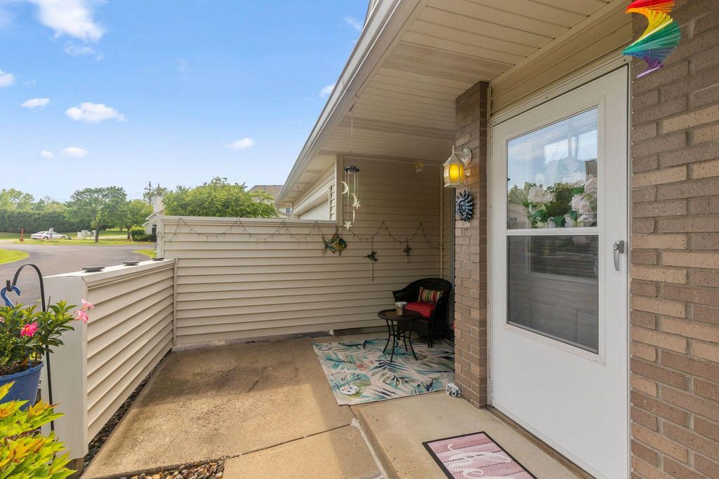 7036 49th Street N, Oakdale, MN 55128 — photo 3