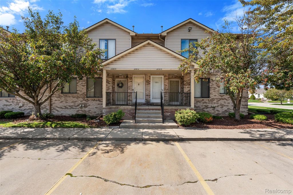 20912 Flora Street, Roseville, MI 48066