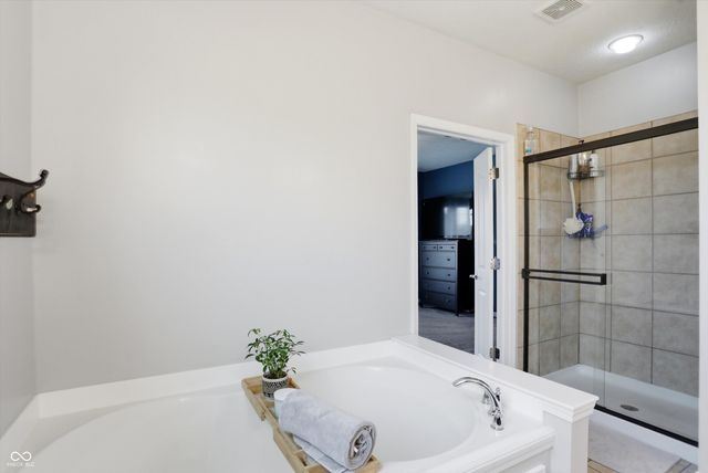 1720 Harris Hawk Court, Brownsburg, IN 46112
