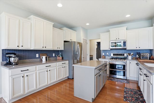 1720 Harris Hawk Court, Brownsburg, IN 46112