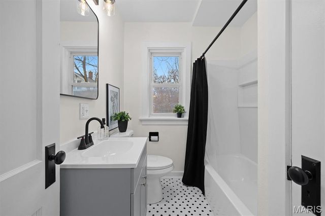 1304 Eberhart Avenue, Edwardsville, IL 62025