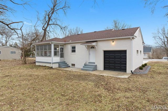 1304 Eberhart Avenue, Edwardsville, IL 62025