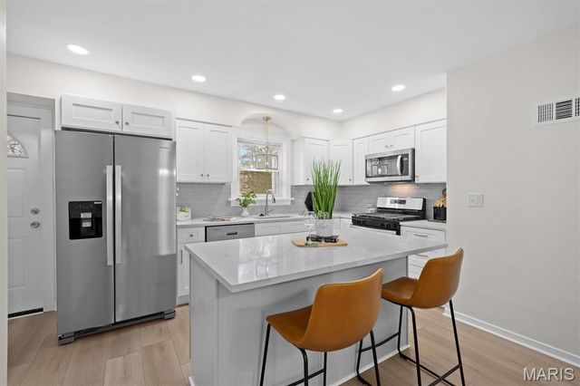 1304 Eberhart Avenue, Edwardsville, IL 62025