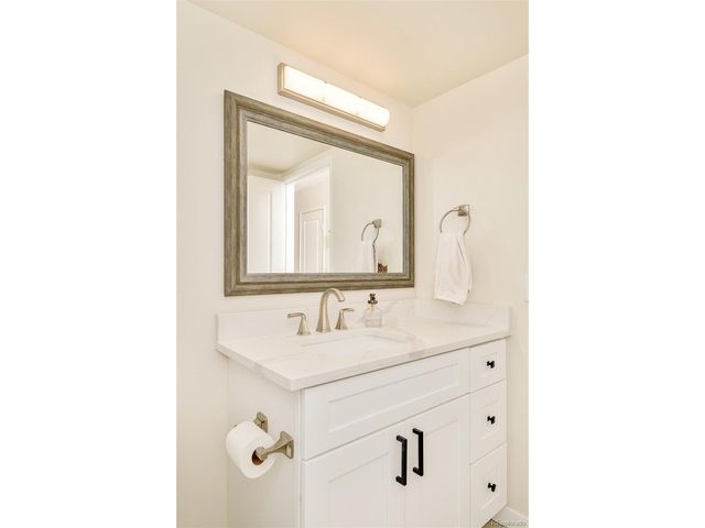 14390 E Marina Dr 311, Aurora, CO 80014