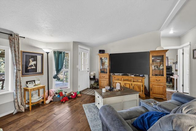 12916 SW Wheat Grass Road, Terrebonne, OR 97760