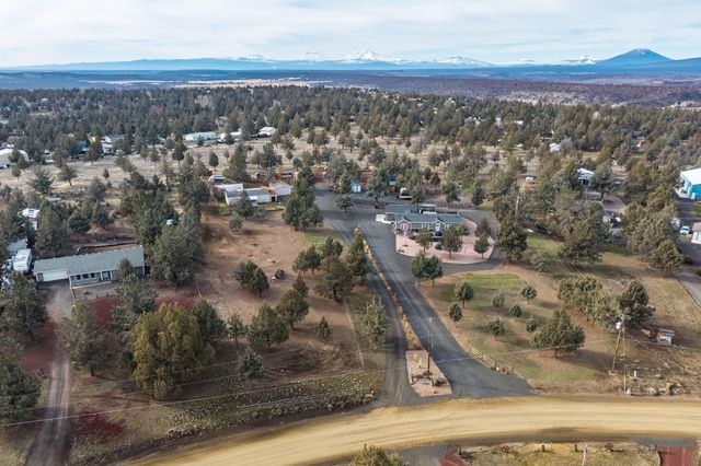 12916 SW Wheat Grass Road, Terrebonne, OR 97760