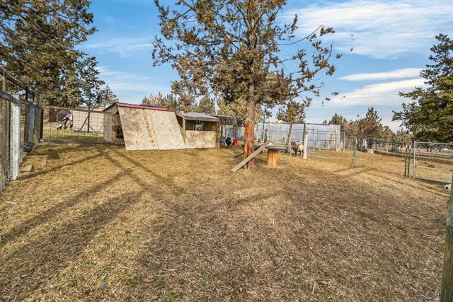 12916 SW Wheat Grass Road, Terrebonne, OR 97760