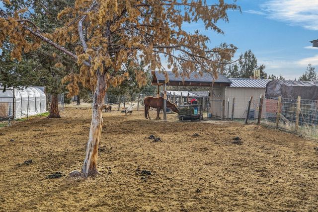 12916 SW Wheat Grass Road, Terrebonne, OR 97760