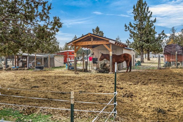 12916 SW Wheat Grass Road, Terrebonne, OR 97760