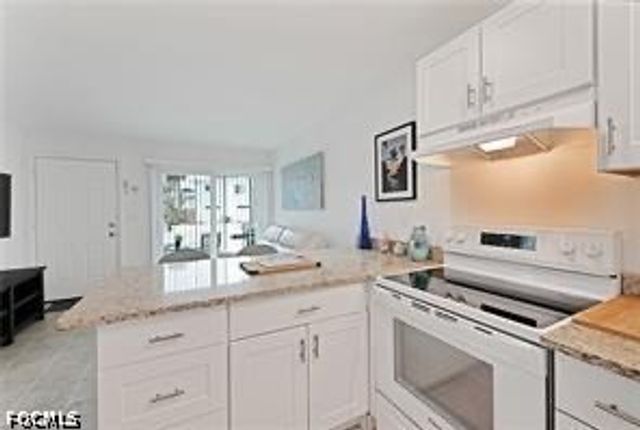 131 Eucalyptus CT, Fort Myers Beach, FL 33931