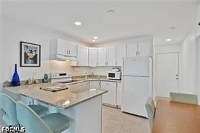 131 Eucalyptus CT, Fort Myers Beach, FL 33931