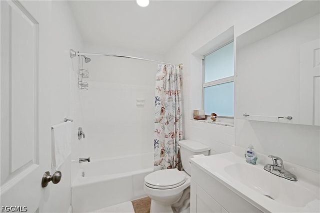 131 Eucalyptus CT, Fort Myers Beach, FL 33931