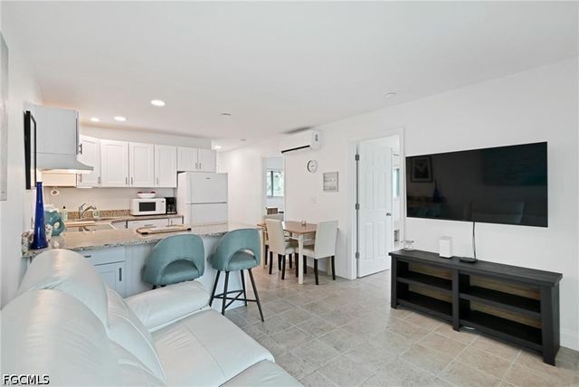 131 Eucalyptus CT, Fort Myers Beach, FL 33931