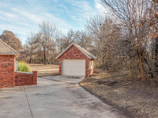 490 Daniel Lee Drive, Choctaw, OK 73020