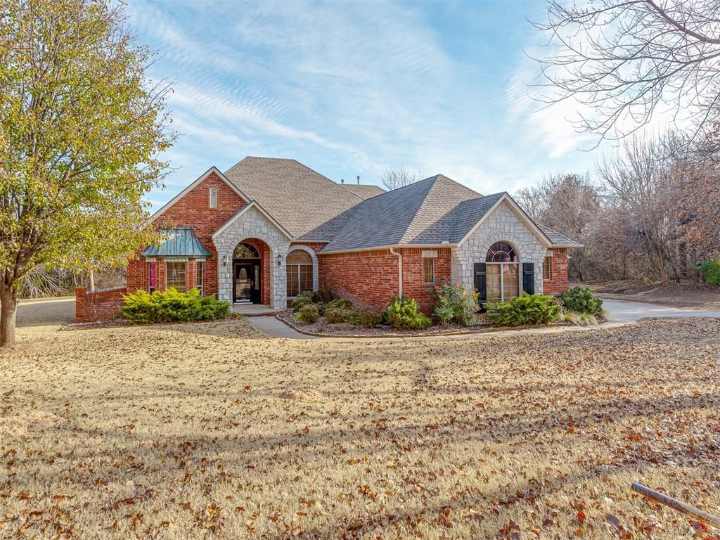 490 Daniel Lee Drive, Choctaw, OK 73020