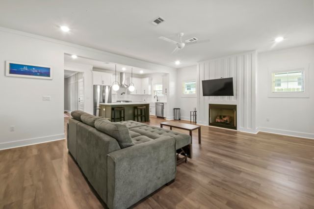 1001 E Cross Street B, Pensacola, FL 32503