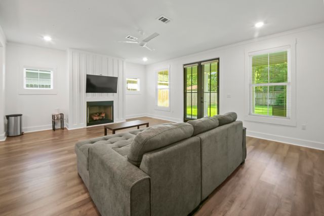 1001 E Cross Street B, Pensacola, FL 32503