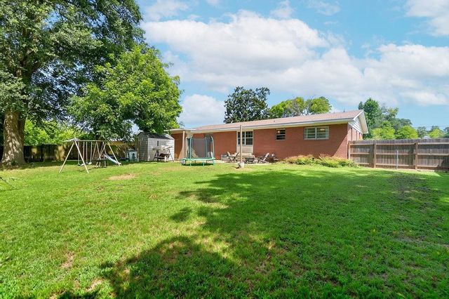 206 Lafayette Blvd, Gladewater, TX 75647
