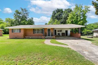 206 Lafayette Blvd, Gladewater, TX 75647