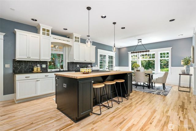 1406 218th Avenue NE, Sammamish, WA 98074